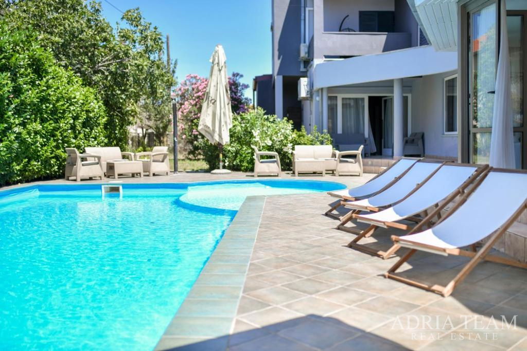 HOTELOVÝ KOMPLEX S REŠTAURÁCIOU A ZABEHNUTÝM PODNIKANÍM V TURIZME, SUKOŠAN - ZADAR