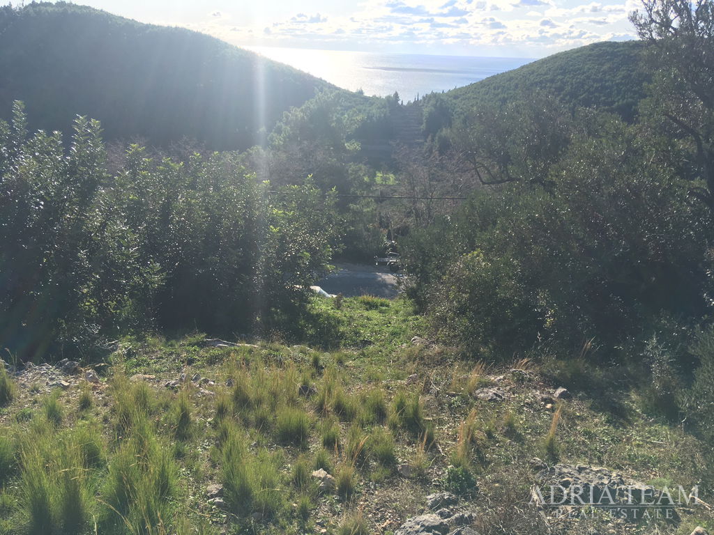 POZEMOK PRAVIDELNÉHO TVARU, 850 M OD MORIA, BABINO POLJE - MLJET