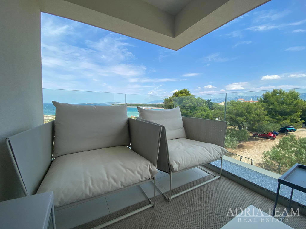 APARTMÁN S 3 SPÁLŇAMI, 1. RAD PRI MORI, POVLJANA - PAG