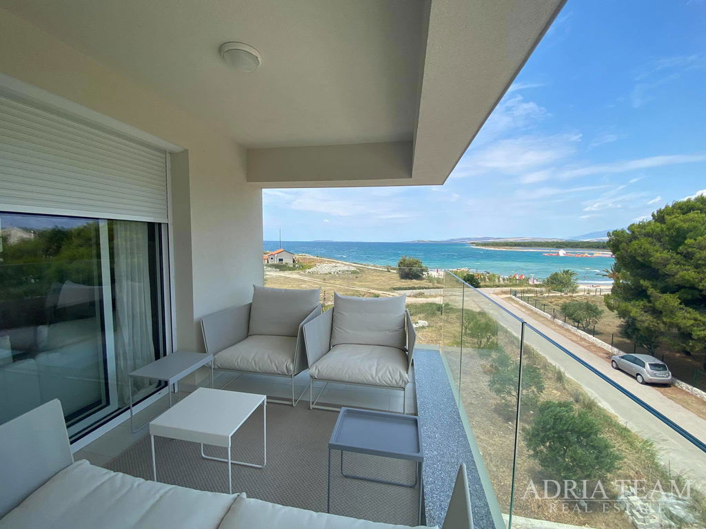 APARTMÁN S 3 SPÁLŇAMI, 1. RAD PRI MORI, POVLJANA - PAG