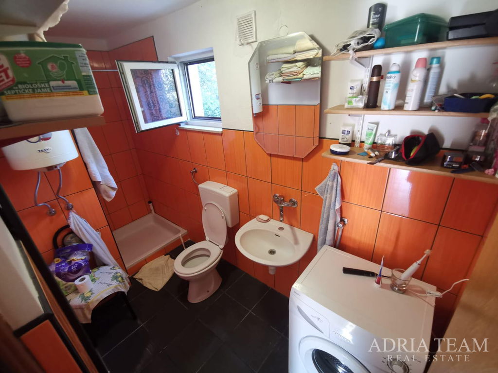 ATRAKTÍVNY DOM S 2 BYTOVÝMI JEDNOTKAMI – VIR