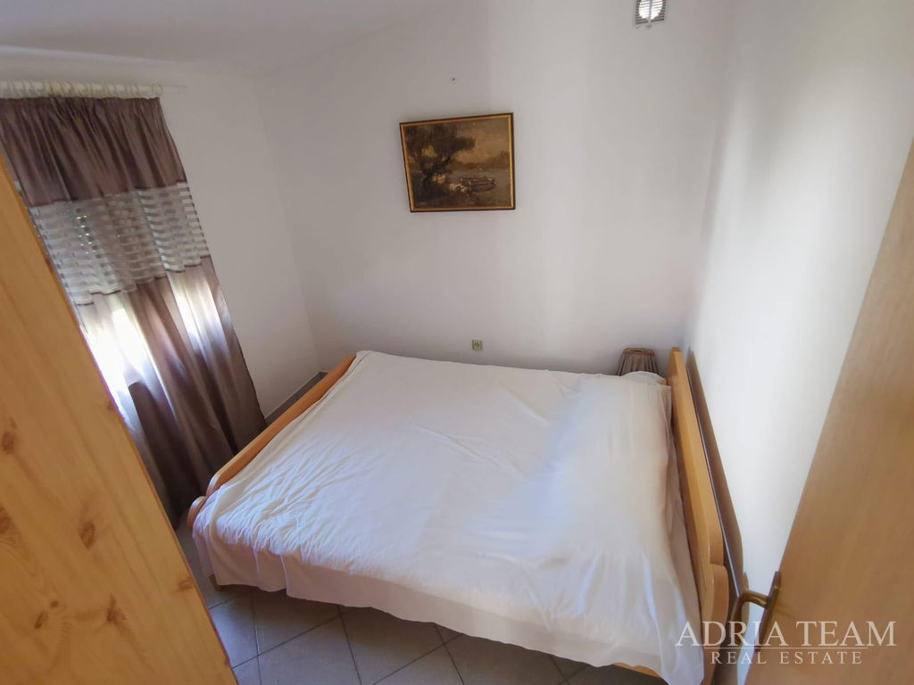 ATRAKTÍVNY DOM S 2 BYTOVÝMI JEDNOTKAMI – VIR