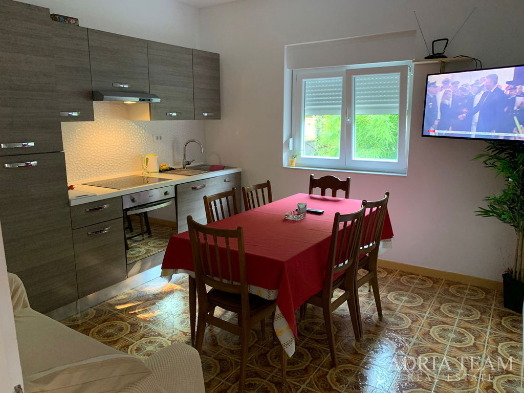 ATRAKTÍVNY ZRENOVOVANÝ KAMENNÝ DOM S VÝHĽADOM NA MORE – 80 m OD MORA – KALI, OSTROV UGLJAN