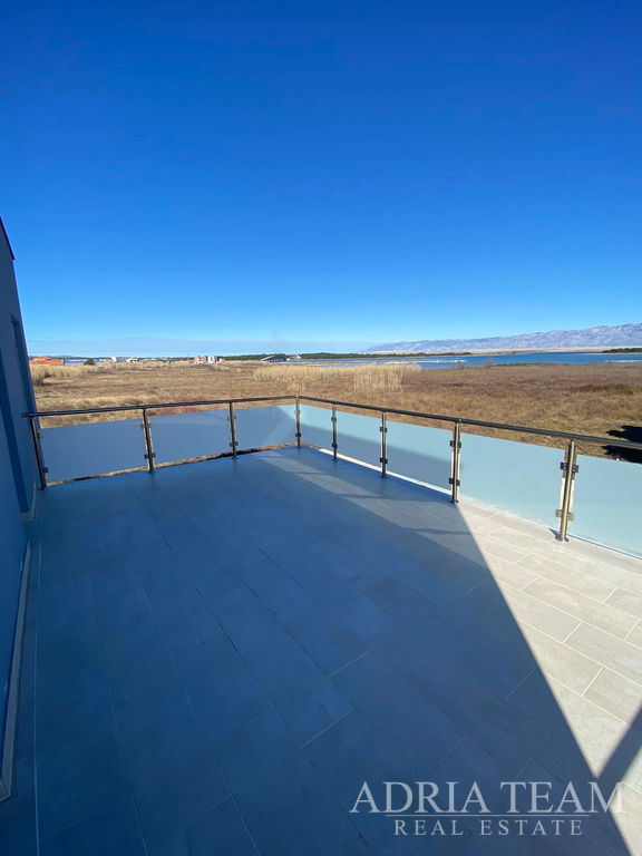 ATRAKTÍVNA VILA S BAZÉNOM – PRIVLAKA, ZADAR