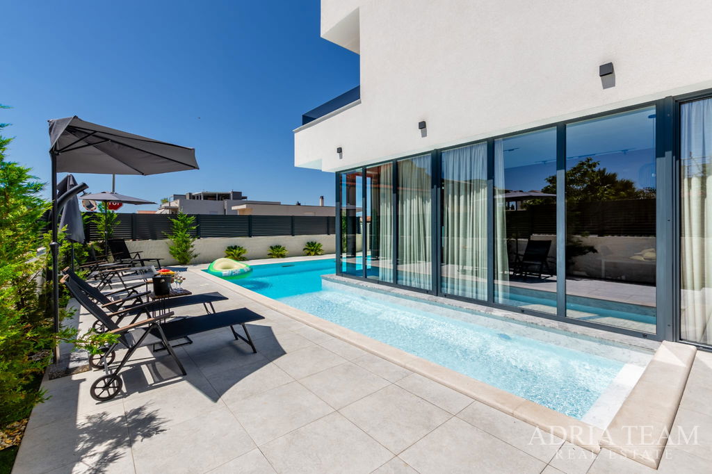 ATRAKTÍVNA LUXUSNÁ VILA V NOVOSTAVBE  – VRSI MULO