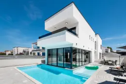 ATRAKTÍVNA LUXUSNÁ VILA V NOVOSTAVBE  – VRSI MULO nehnuteľnosť na predaj