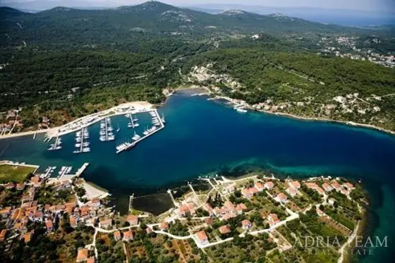 STAVEBNÝ POZEMOK, 90m OD MORA - SUTOMIŠĆICA, UGLJAN nehnuteľnosť na predaj