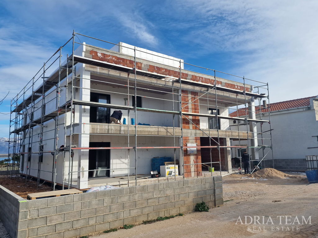 APARTMAN V BYTOVOM DOME NA PRVOM POSCHODÍ, NOVOSTAVBA - VIR