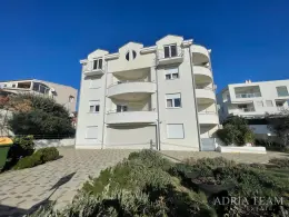 DOM S 10 BYTMI, VÝHĽAD NA MORE - PETRČANE nehnuteľnosť na predaj