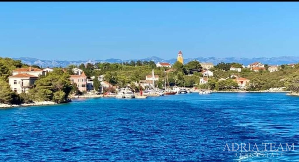 STAVEBNÝ POZEMOK S VÝHĽADOM NA MORE - MOLAT