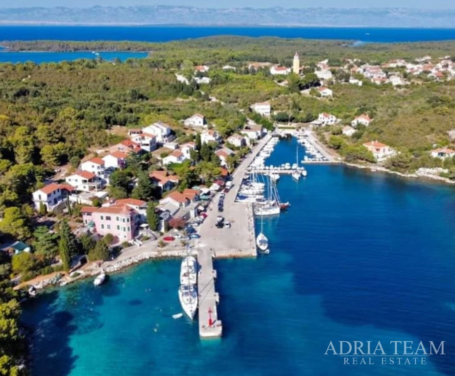 STAVEBNÝ POZEMOK S VÝHĽADOM NA MORE - MOLAT
