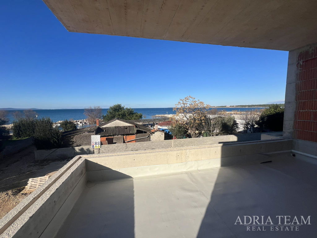 LUXUSNÝ APARTMÁN V NOVOSTAVBE, 20 m OD MORA - ZATON, NIN