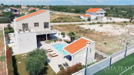 LUXUSNÁ VILA S BAZÉNOM- POLJICA-BRIG, ZADAR nehnuteľnosť na predaj