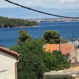 STAVEBNÝ POZEMOK S PRÍSTUPOVOU CESTOU A VÝHĽADOM NA MORE - KALI, UGLJAN nehnuteľnosť na predaj