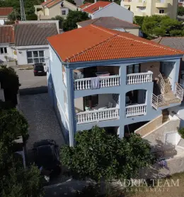 DOM – 7 APARTMÁNOV – POVLJANA, OSTROV PAG nehnuteľnosť na predaj