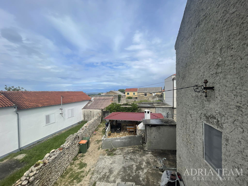 DOM NA REKONŠTRUKCIU S PROJEKTOM – VRSI, ZADAR