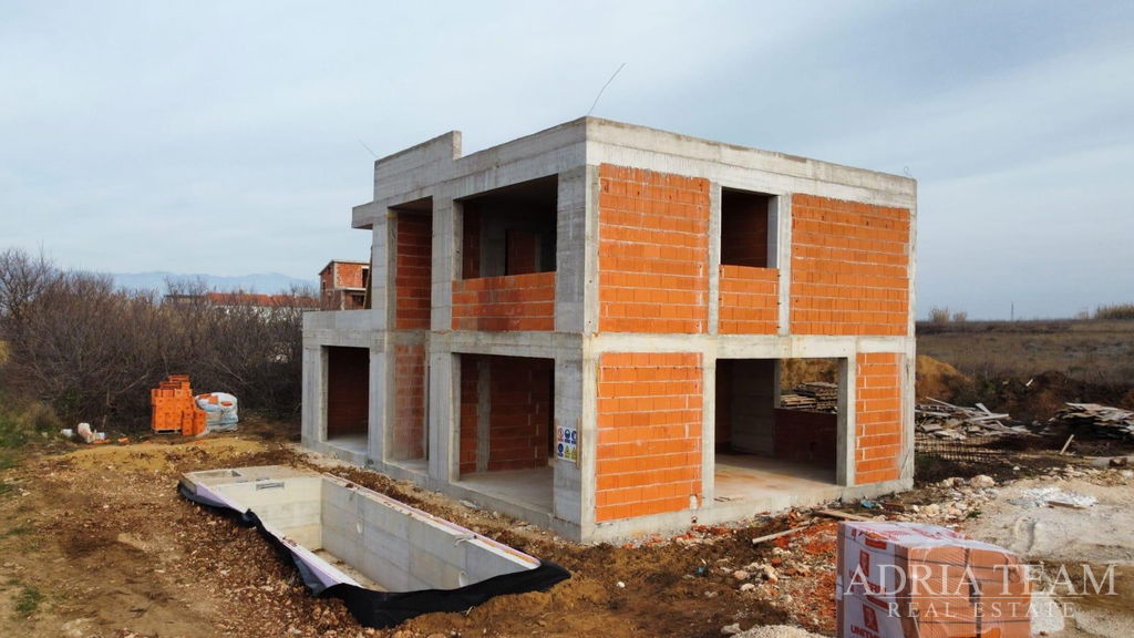 MODERNÁ VILA 150M OD MORA, NOVOSTAVBA - PRIVLAKA