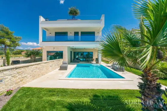 LUXUSNÁ VILLA, DRUHÁ RADA PRI MORI - LJUBAČ nehnuteľnosť na predaj