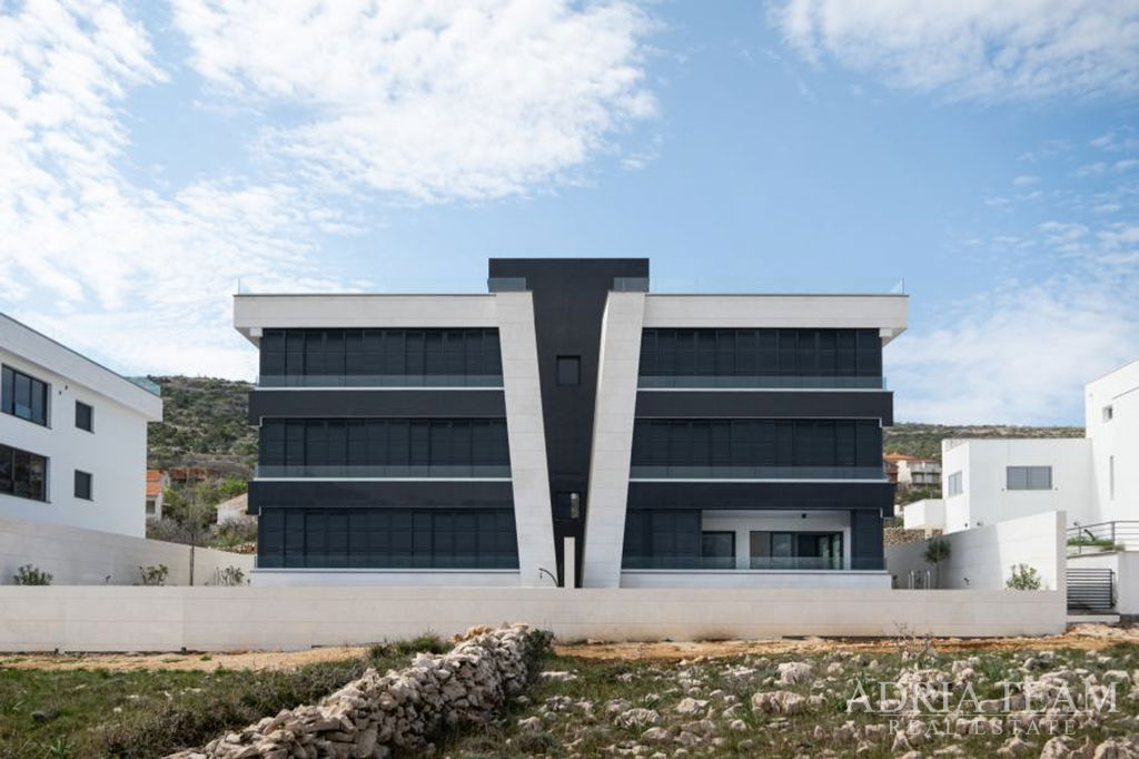 LUXUSNÝ PENTHOUSE, PRVÝ RAD PRI MORI - VINJERAC