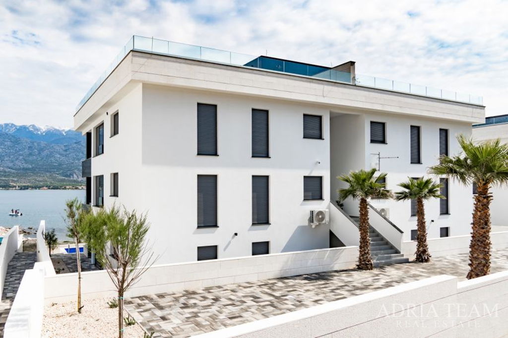 LUXUSNÝ PENTHOUSE, PRVÝ RAD PRI MORI - VINJERAC