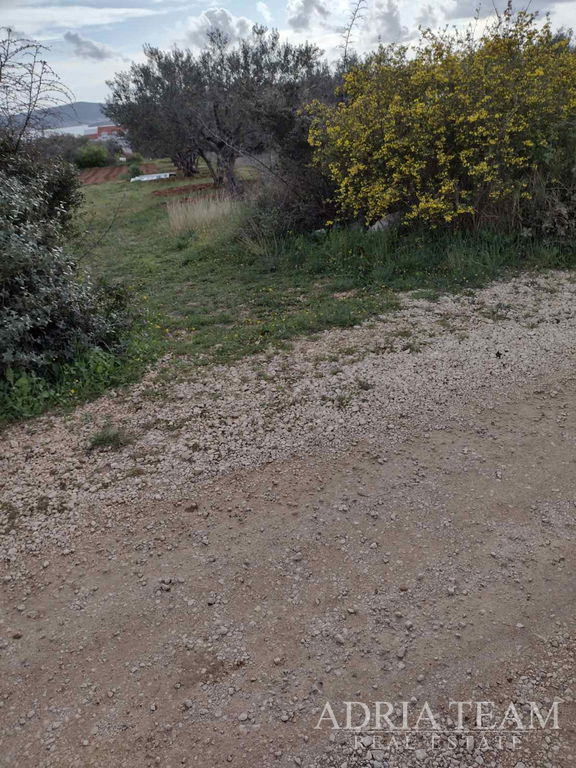 STAVEBNÝ POZEMOK - SV. FILIP A JAKOV