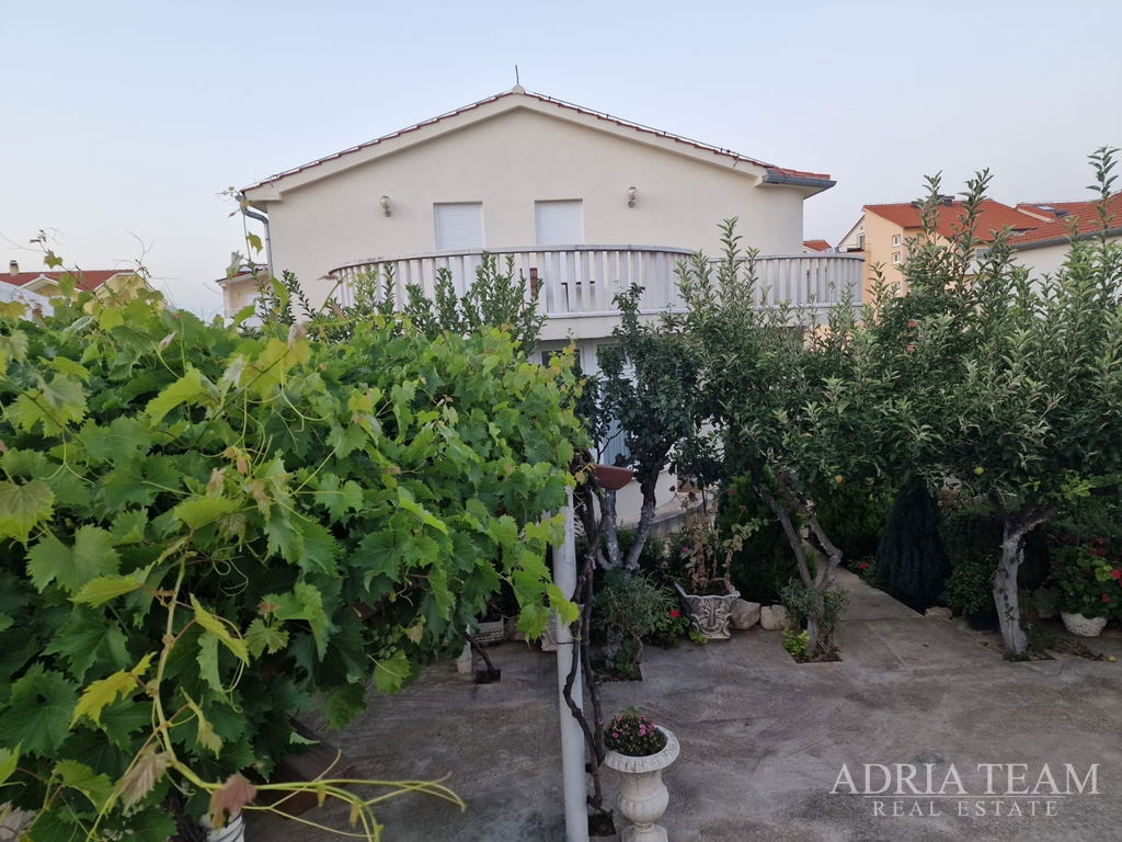 RODINNÁ VILA V AMERICKOM ŠTÝLE - VODICE