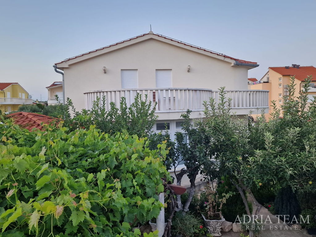 RODINNÁ VILA V AMERICKOM ŠTÝLE - VODICE