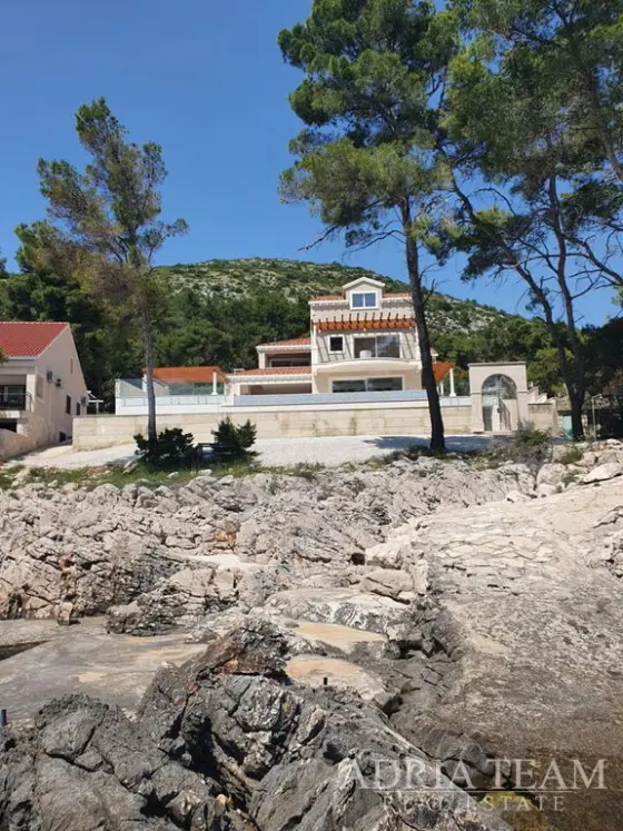 VILA V PRVOM RADE PRI MORI - PRIŽBA, KORČULA nehnuteľnosť na predaj