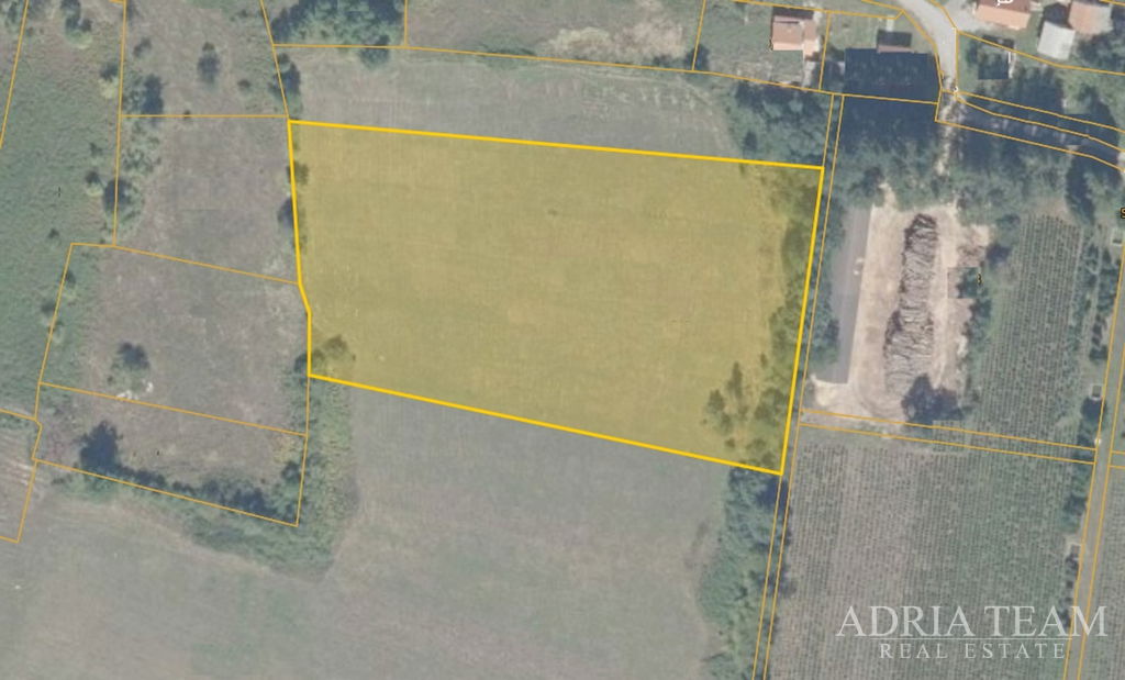 VEĽKÁ PLOCHA POĽNOHOSPODÁRSKEJ PÔDY - GOSPIĆ