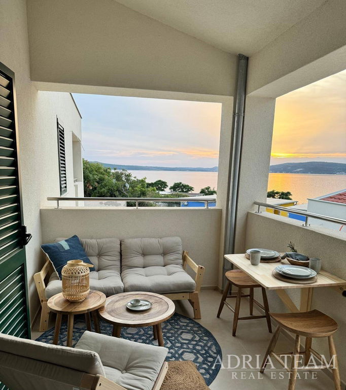 DOM 4B V RADOVEJ ZONE S VÝHĽADOM NA MORE, 2.-4. RAD OD MORA - NOVIGRAD DALMATÍNSKY