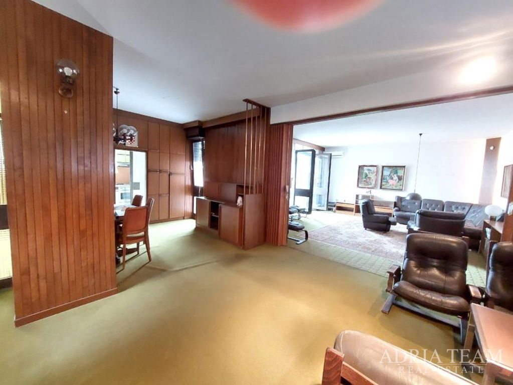 TROJPODSCHODOVÝ ŠESŤIZBOVÝ BYT VO VÝBORNEJ LOKALITE - TUŠKANAC, ZÁGREB