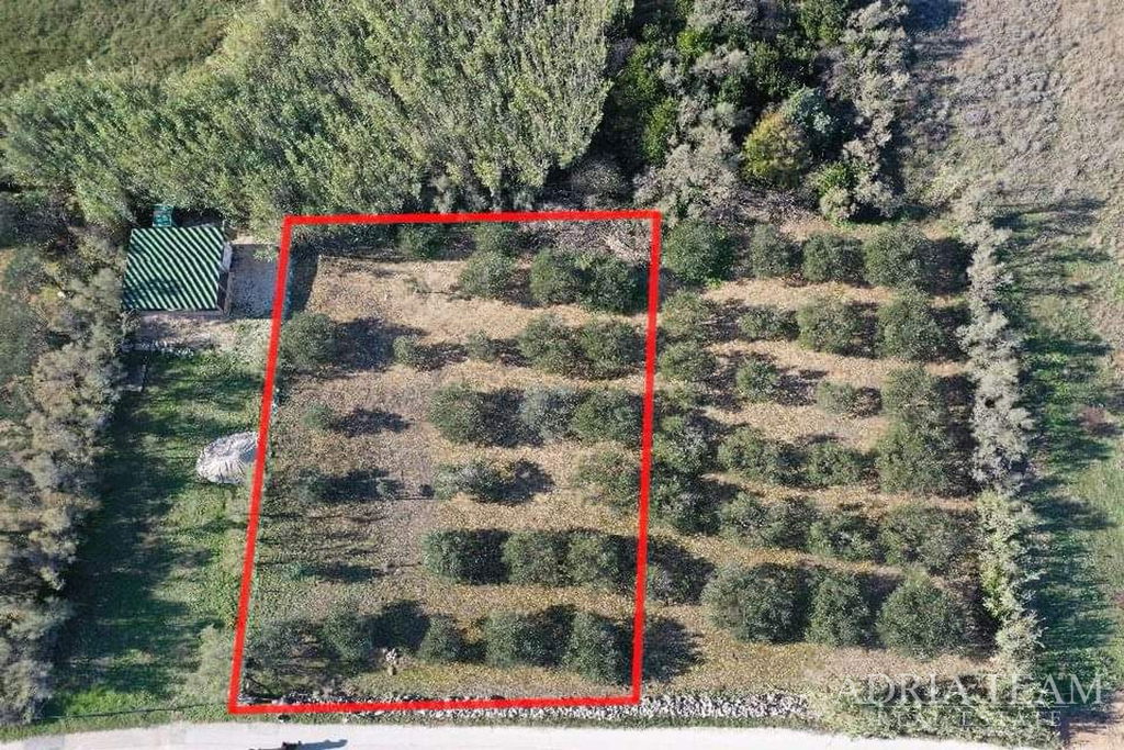 STAVEBNÝ POZEMOK, 440m OD MORA - POVLJANA, PAG