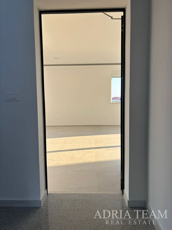 PENTHOUSE BLÍZKO PLÁŽE, BUDOVA 2. NOVOSTAVBA, 150m OD MORA - PRIVLAKA