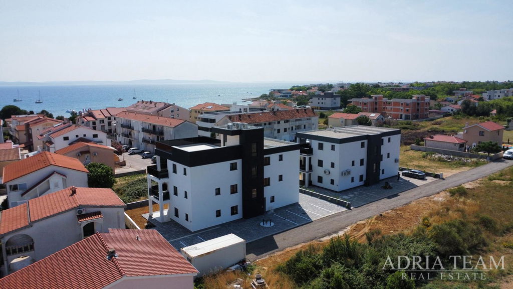 PENTHOUSE BLÍZKO PLÁŽE, BUDOVA 2. NOVOSTAVBA, 150m OD MORA - PRIVLAKA