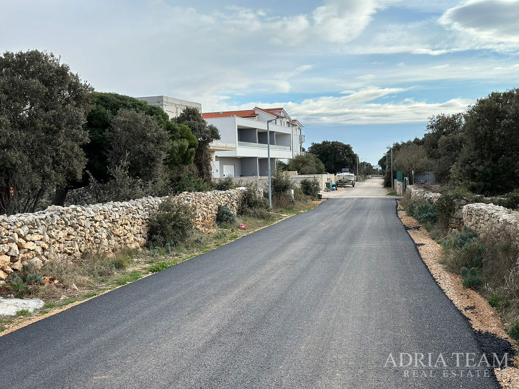 STAVEBNÝ POZEMOK - MANDRE, PAG