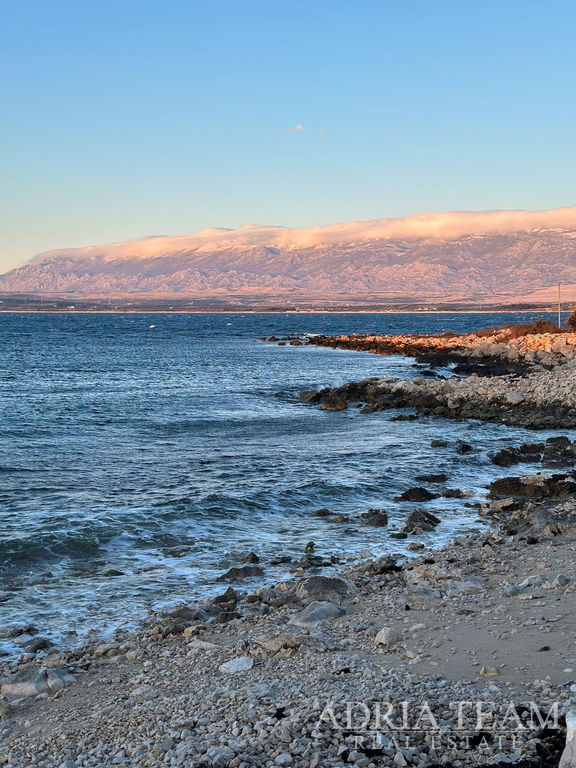 POZEMOK v R-zóne, PRVÝ RAD K MORJU - KOLAN, PAG