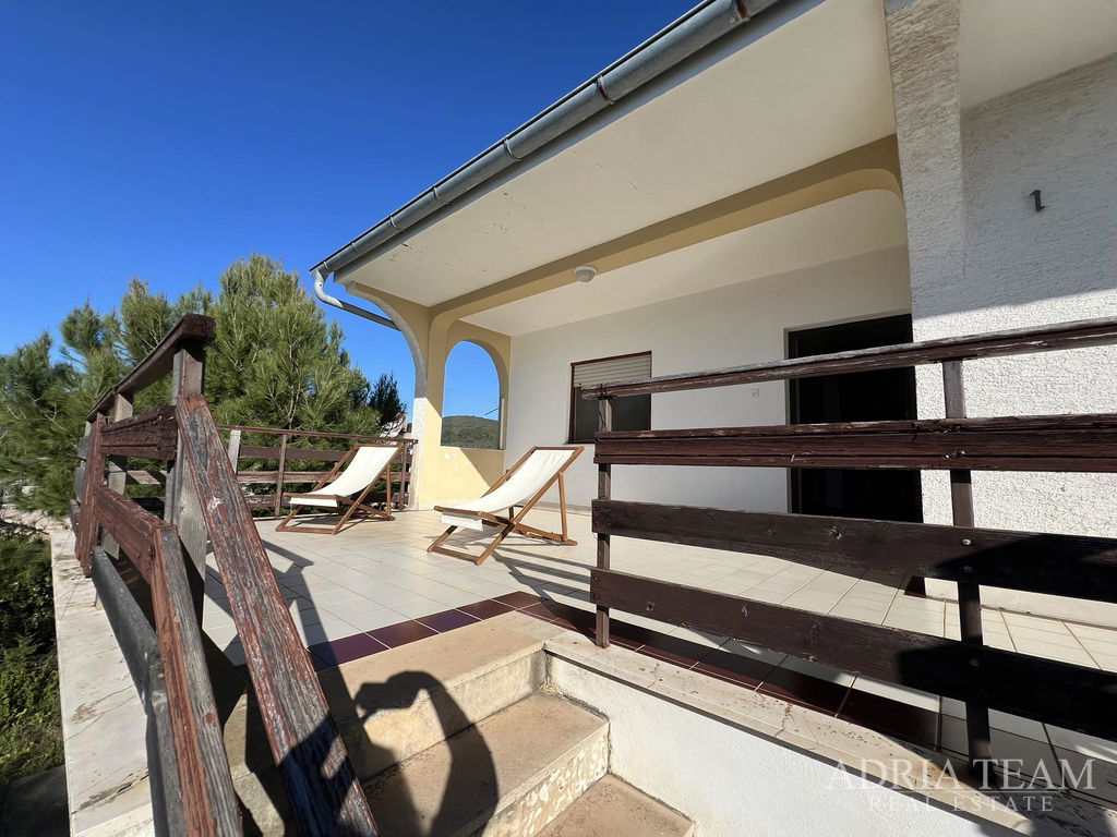 DOM S GARÁŽOU A VÝHĽADOM NA MORE, PRVÝ RAD K MORJU - BRGULJE, MOLAT