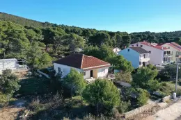 DOM S GARÁŽOU A VÝHĽADOM NA MORE, PRVÝ RAD K MORJU - BRGULJE, MOLAT nehnuteľnosť na predaj