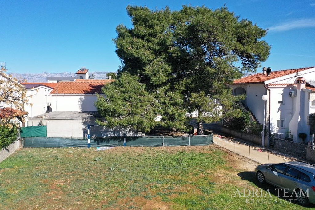 NEZASTAVANÁ ČASŤ STAVEBNÉHO POZEMKU - VIR