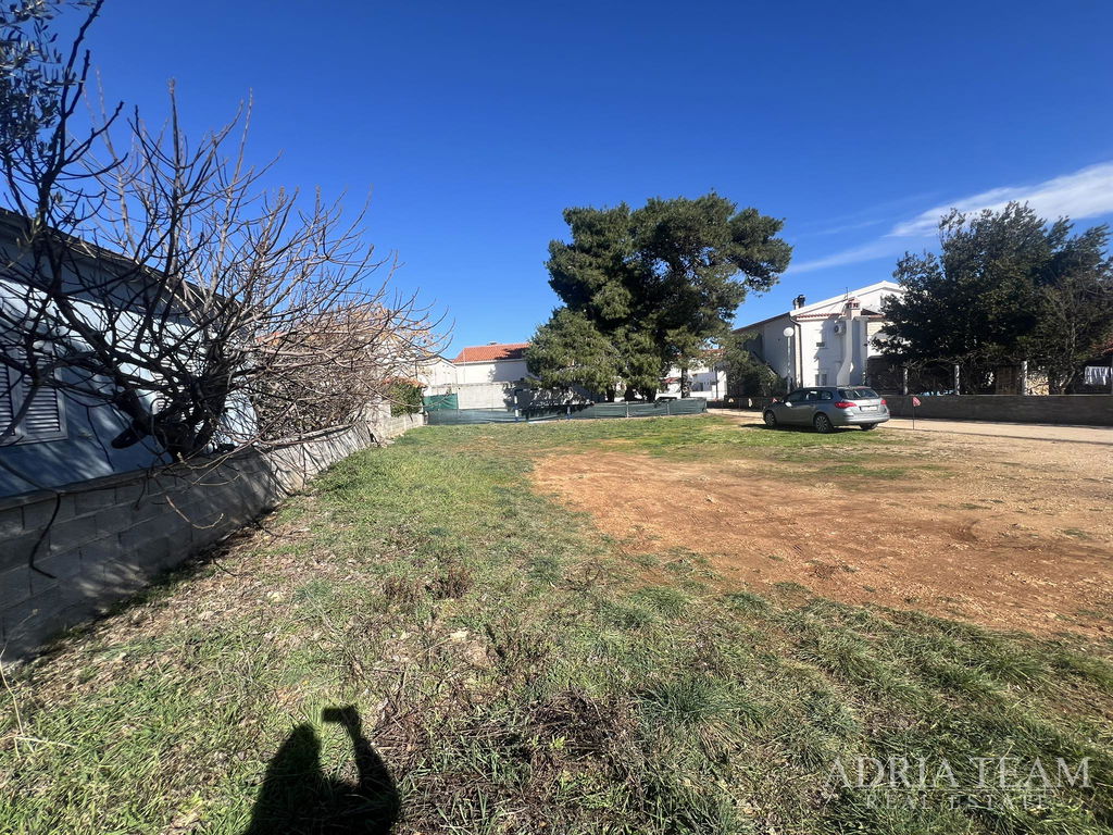 NEZASTAVANÁ ČASŤ STAVEBNÉHO POZEMKU - VIR