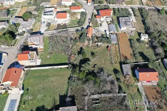 STAVEBNÝ POZEMOK 1711m2 - VRSI nehnuteľnosť na predaj