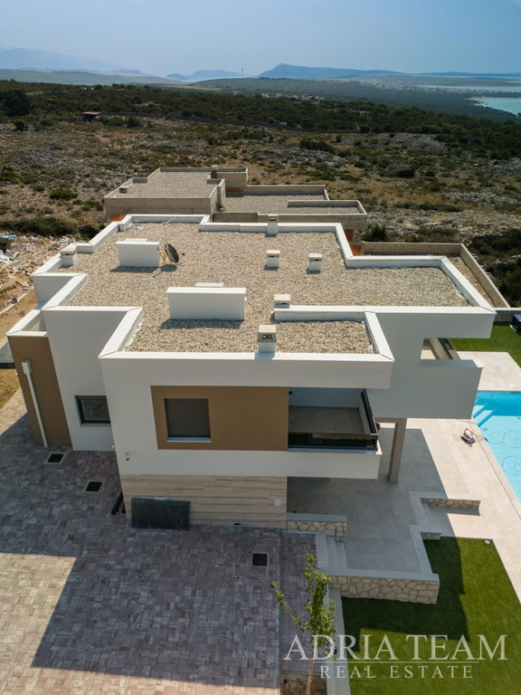 ELEGANTNÁ VILA S BAZÉNOM – NOVALJA, ŠKUNCINI STANI