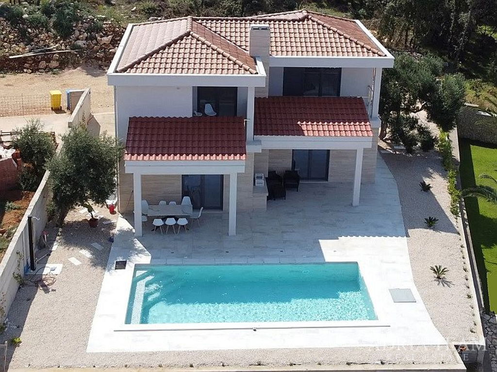 NOVOPOSTAVENÁ VILA VZDIALENÁ LEN 40m OD MORA - JAKIŠNICA, PAG