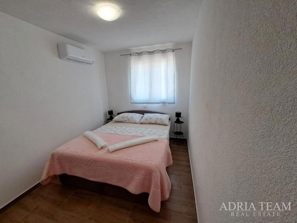TROJIZBOVÝ APARTMÁN S VÝHĽADOM NA MORE - MASLENICA