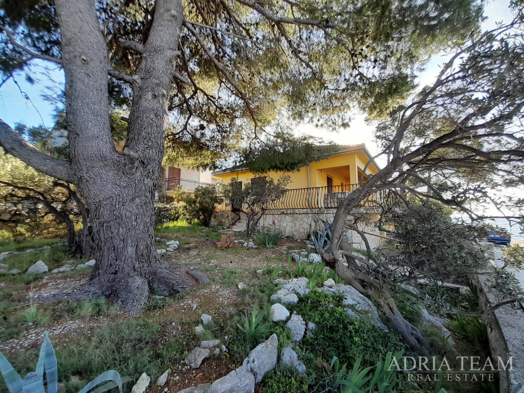 PRVÝ RAD PRI MORI - PRÍZEMNÝ DOM S OTVORENÝM VÝHĽADOM NA MORE - DRVENIK, DRVENIK VELIKI