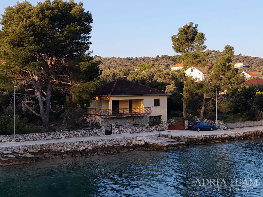 PRVÝ RAD PRI MORI - PRÍZEMNÝ DOM S OTVORENÝM VÝHĽADOM NA MORE - DRVENIK, DRVENIK VELIKI