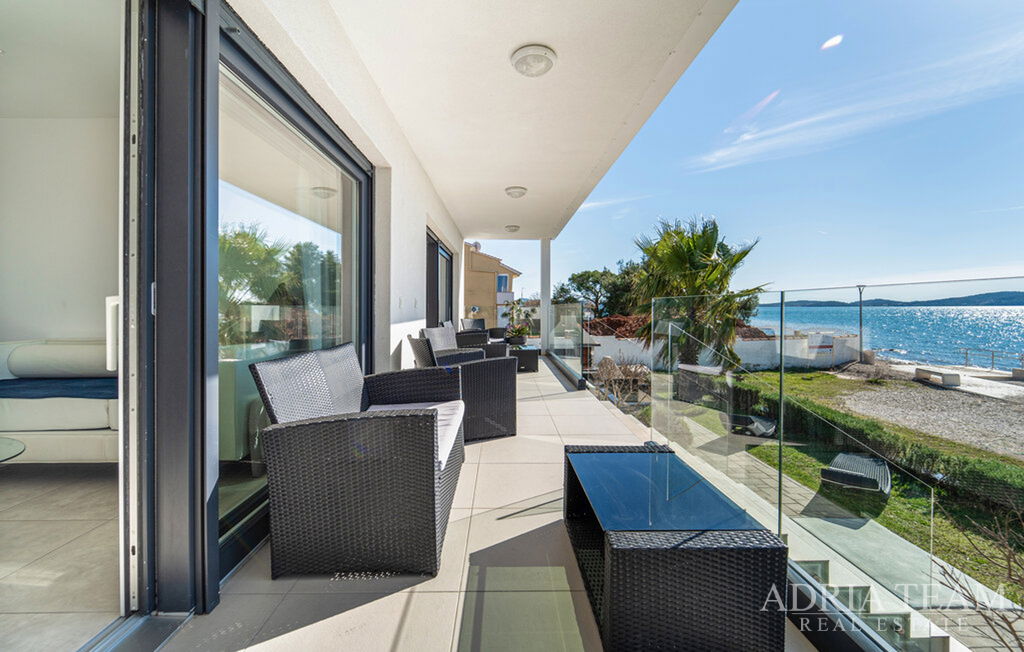 LUXUSNÝ APARTMÁN, 1. RAD PRI MORI, MODERNÝ DIZAJN – BIBINJE