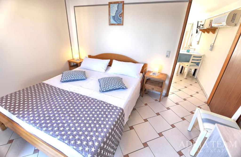 DOM S 3 BYTOVÝMI JEDNOTKAMI – NEVIĐANE, OSTROV PAŠMAN