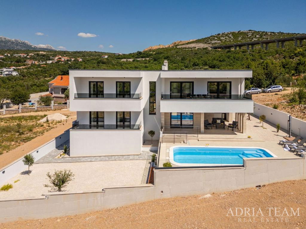 NOVOPOSTAVENÁ VILA S VÝHĽADOM NA MORE, HORY A LES – ROVANJSKA