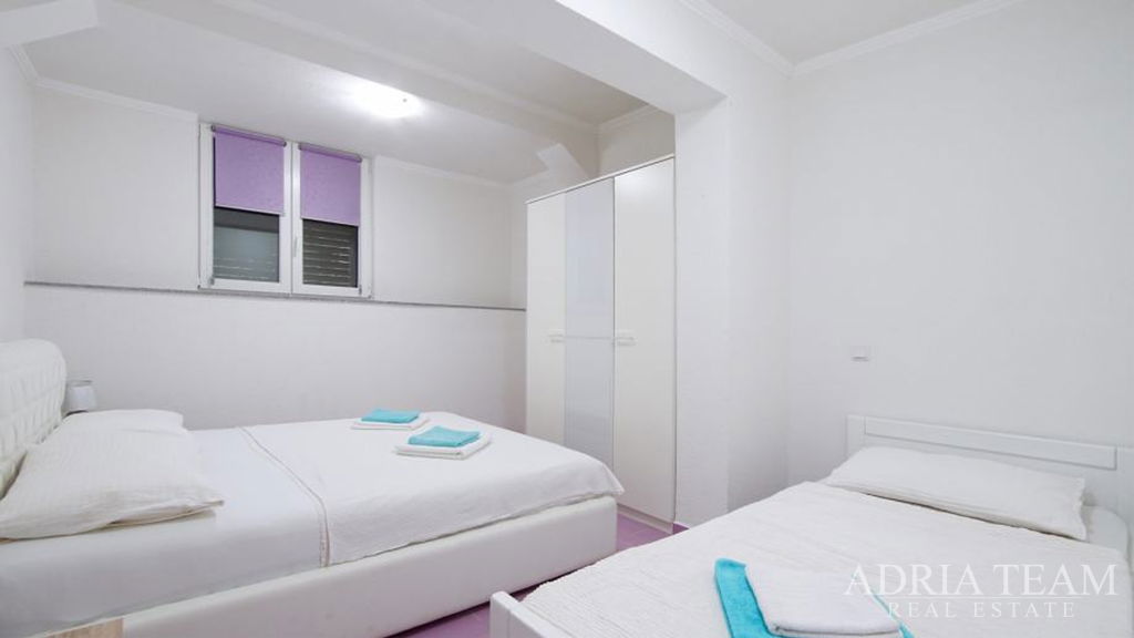 APARTMÁNOVÝ DOM S DEVÄŤOU BYTOVÝMI JEDNOTKAMI, 2. RAD PRI MORI – PAG